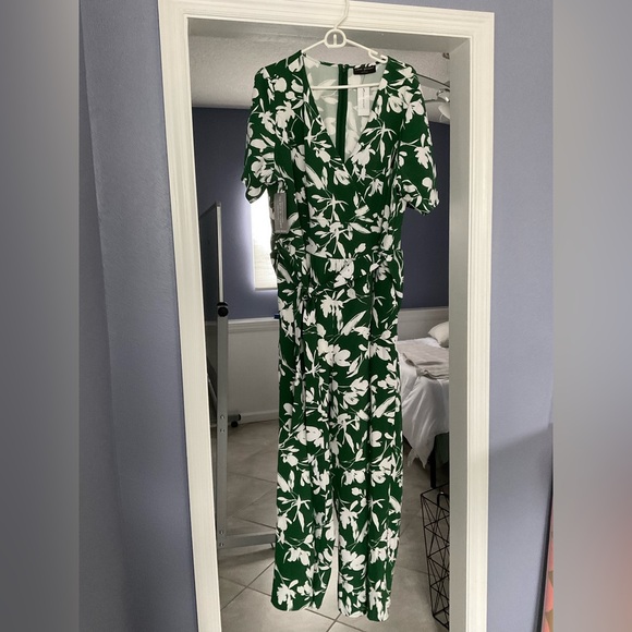 NWT Lane Bryant Green and White Leaf Print Wide Leg Romper - Picture 2 of 6